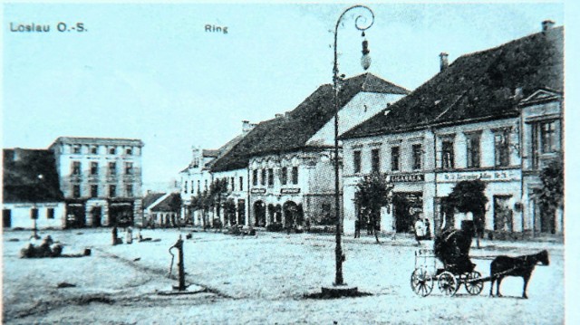 Południowa pierzeja wodzisławskiego rynku 
na początku XX wieku