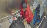72-letni bezdomny z windy przy dworcu kolejowym w Wejherowie zrobił... wysypisko śmieci | ZDJĘCIA