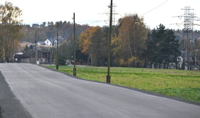 Na ul. Tyszkiewicza w Porębie Wielkiej (gmina Oświęcim) zakończyła się modernizacja drogi powiatowej