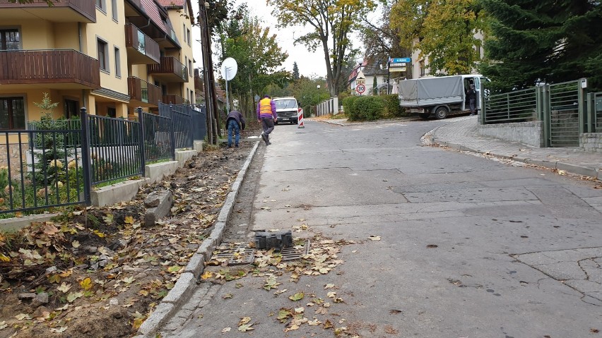 Kolejny remont chodnika w Polanicy-Zdroju (ZDJĘCIA) 