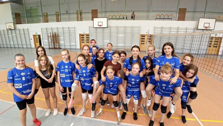 Turniej młodych siatkarek Volley Radomsko. Turniej wygrały...
