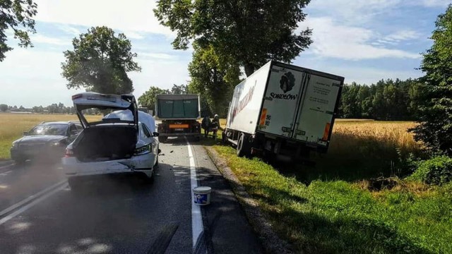 DK 74 Paradyż - Sielec. Wypadek z udziałem trzech samochodów