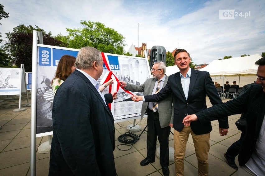 "1989. Próba dialogu" - nowa wystawa Centrum Dialogu Przełomy w Szczecinie. Tym razem na dachu [ZDJĘCIA]