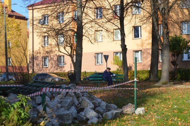 Rozpoczął się remont skweru na osiedlu Milica w Skarżysku - Kamiennej.