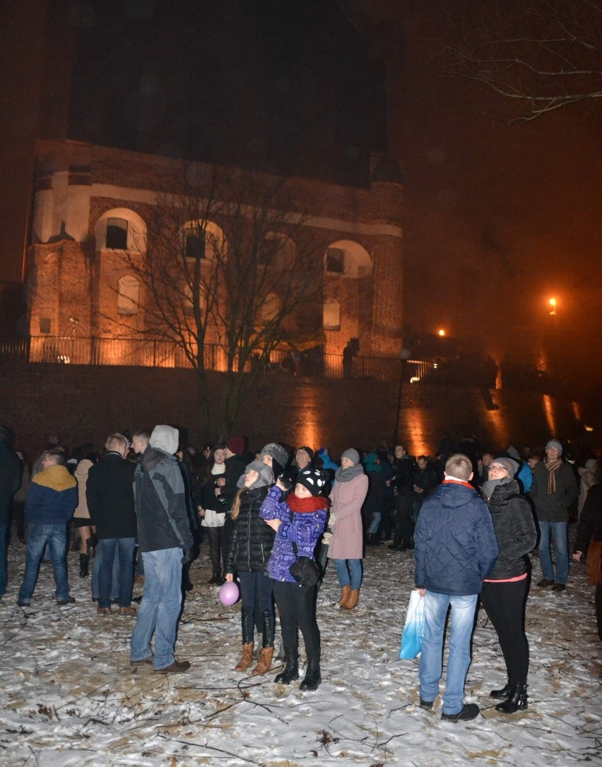 Sylwester 2014 w Malborku. Fajerwerki wystrzeliły nad Nogatem [ZDJĘCIA] 