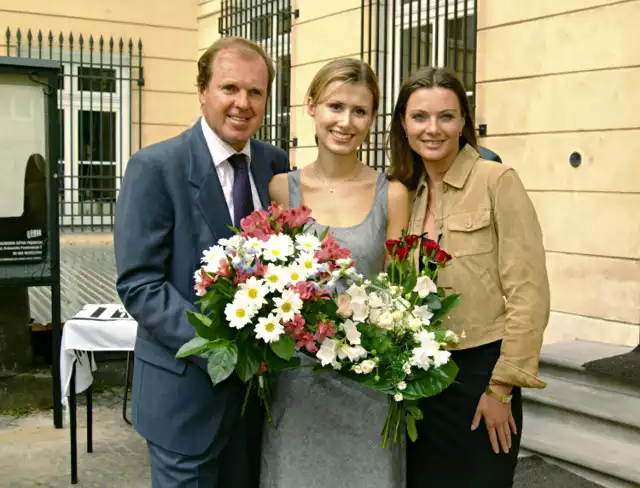 Olga Sieniawska-Fibak (w środku) była związana z Wojciechem Fibakiem przez 14 lat. Po rozwodzie dawna modelka, z wykształcenia prawniczka, po raz drugi wyszła za mąż. Tak teraz żyje Olga Sieniawska-Fibak - zobacz na kolejnych slajdach w naszej galerii >>>