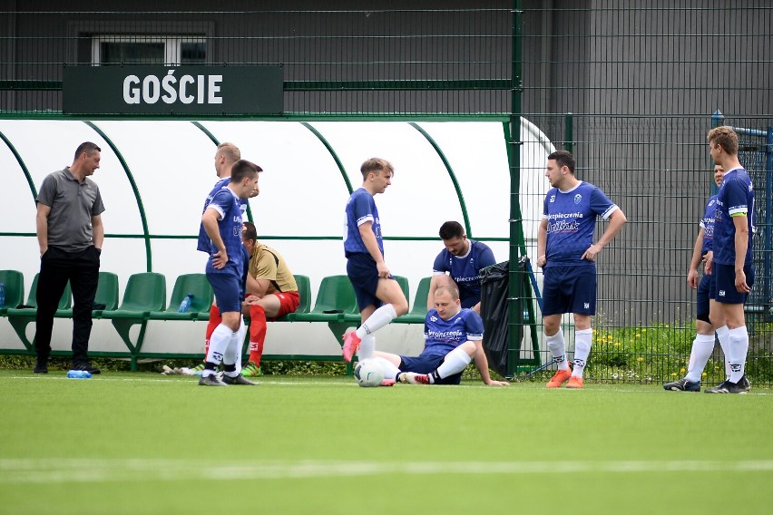 GKS Team 17 Szebnie (niebieskie stroje) wygrał bardzo pewnie...