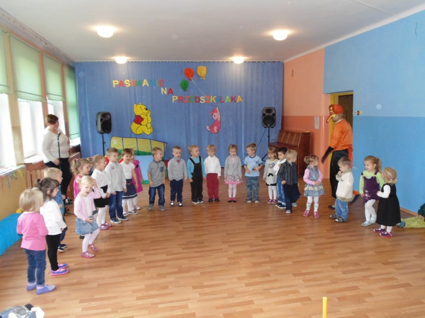 Pasowanie na przedszkolaka w Przedszkolu Miejskim nr 1 w Porębie