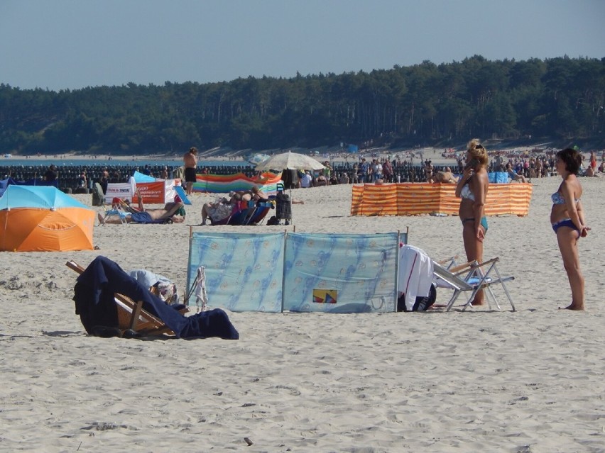 Letnia pogoda przyciąga plażowiczów do Ustki [ZDJĘCIA]