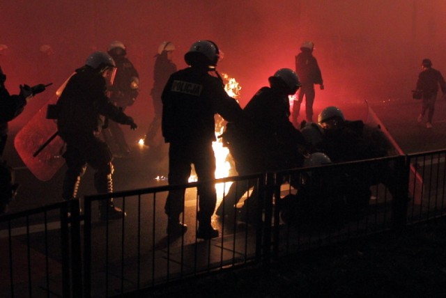 72 osoby zatrzymane, 12 rannych policjantów. Komenda stołeczna podsumowuje Święto Niepodległości