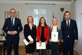 Cztery studentki PWSW w Przemyślu laureatkami Przemyskiego Programu Stypendialnego [ZDJĘCIA]