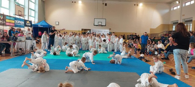 Najmłodsi judocy UKS MOSiR Jasło trzy razy stanęli na podium turnieju w Niechobrzu