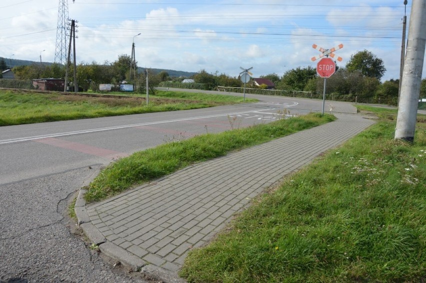 Lębork. Powstanie przejście i ścieżka rowerowa przez przejazd kolejowy przy ul. Mireckiego 