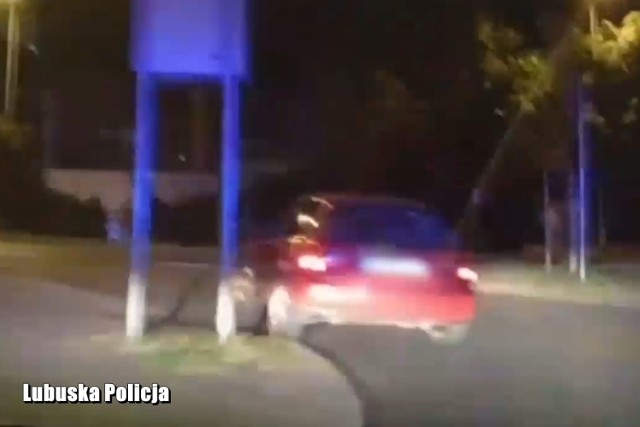 Kierowca Hondy Civic długo uciekał przed policją.