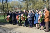 Rocznica katastrofy smoleńskiej Uroczystości na placu Katyńskim ZDJĘCIA