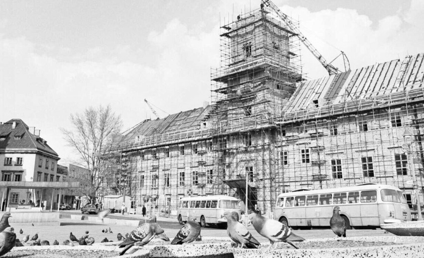 Odbudowa zamku 1974