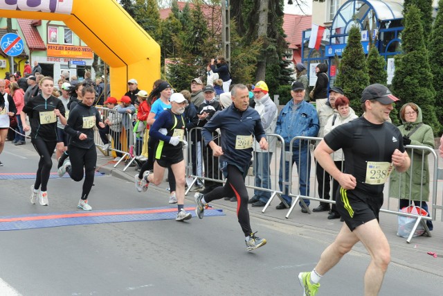 Antoni Fila (nr 264) na trasie Biegu Solidarności w Sztumie &#8211; jest liderem sztumskich biegaczy pod względem liczby pokonanych maratonów