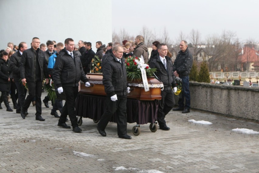 Siemianowice: Pogrzeb ofiary pobicia w Świętochłowicach [ZDJĘCIA]