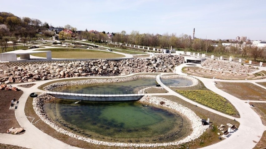 Ogród Botaniczny w Kielcach już w maju będzie otwarty. Po raz pierwszy w całej okazałości. Zobaczcie go z drona [WIDEO]