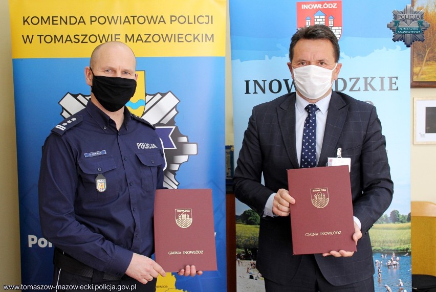 Gmina Inowłódz podpisała porozumienie w sprawie dodatkowych patroli policji [ZDJĘCIA]