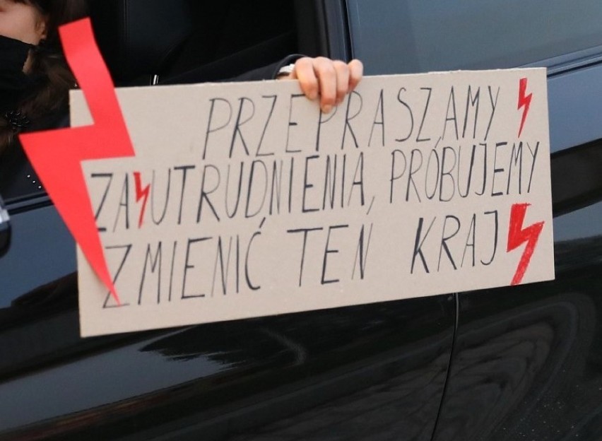 Protest kobiet w Piotrkowie. Moje ciało, mój wybór i inne...