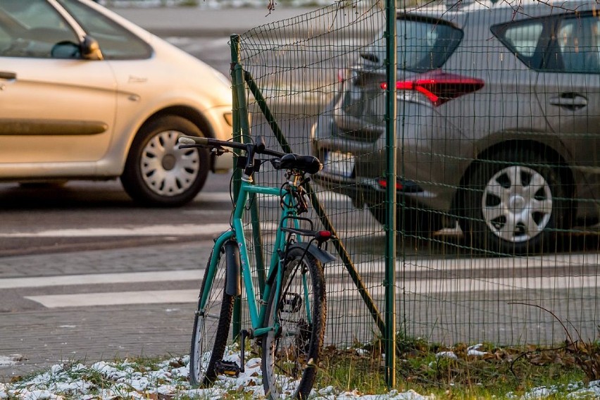 Rowerzystę na Podzamczu w Wałbrzychu potrącił kierowca bez uprawnień! Ile było takich zdarzeń w tym roku? [AKTUALIZACJA]