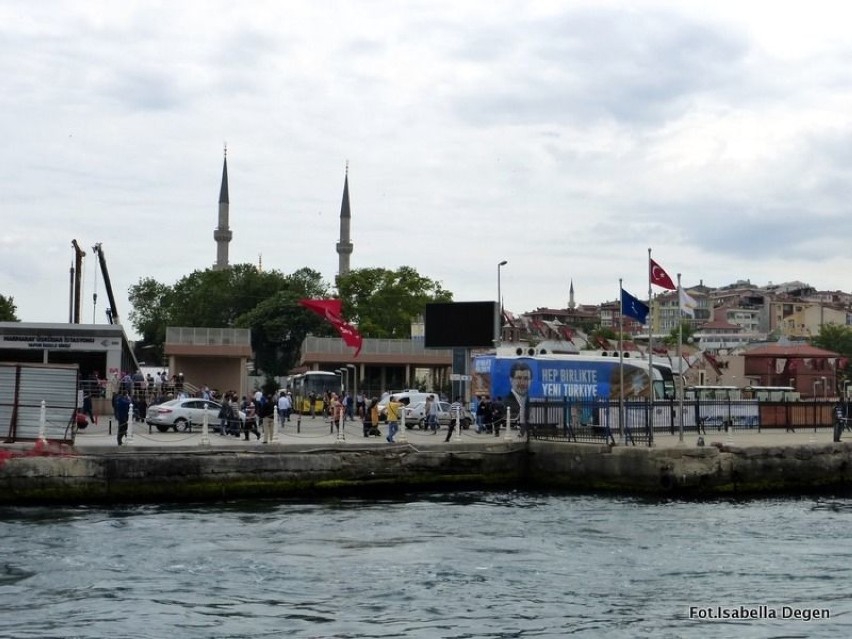Üsküdar– dzielnica azjatycka Stambułu w Turcji, port...