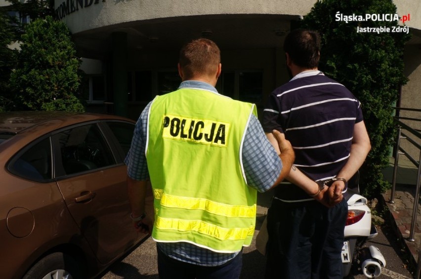 Policyjny pościg ulicami Jastrzębia, Wodzisławia i Czech. Zatrzymano poszukiwanego 29-latka wraz z narkotykami [ZDJĘCIA]