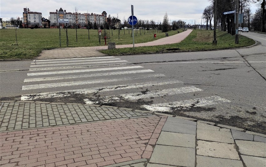 Malbork. Stłuczka na skrzyżowaniu ulic Konopnickiej i Kotarbińskiego. To już kolejny raz, gdy kierowcy mieli tam problem. Kiedy rondo?
