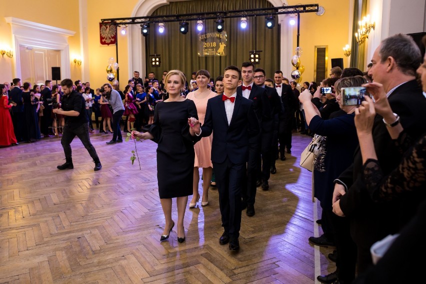 Studniówka 2018 w Liceum Gałczyńskiego w Otwocku. Przyszli...