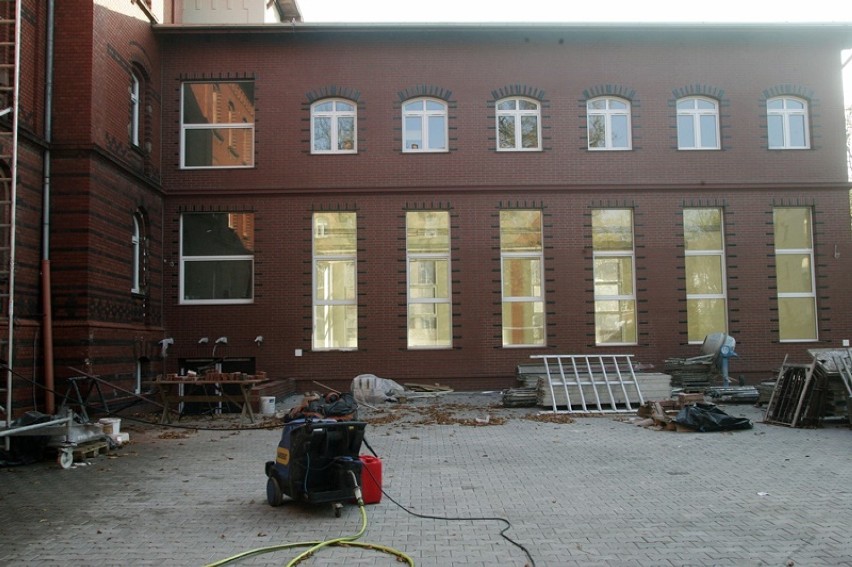 Powstaje nowa siedziba Katolickiej Szkoły Podstawowej w Legnicy [ZDJĘCIA]