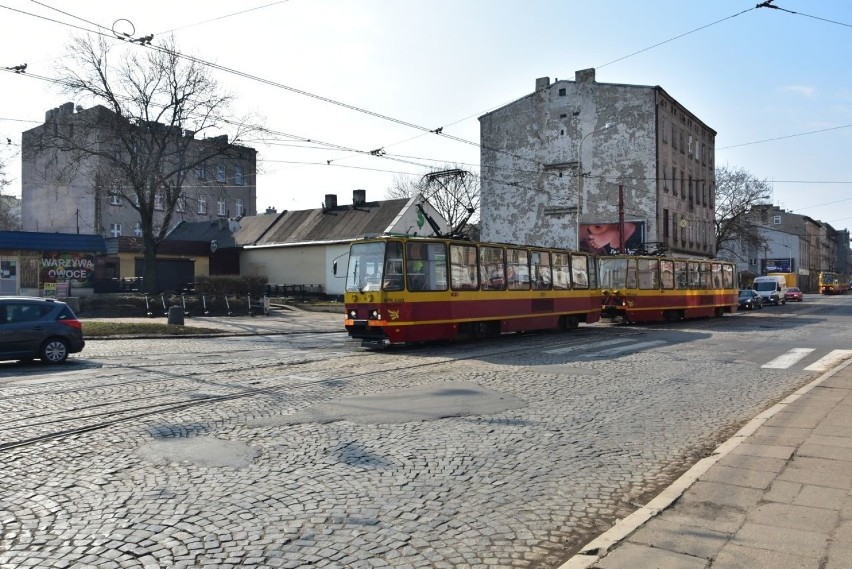 Zachodni wlot skrzyżowania ul. Przybyszewskiego z...