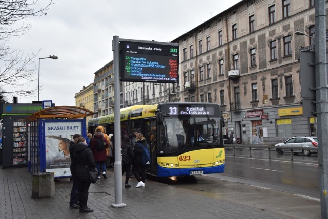 Pasażerowie kilku linii autobusowych są oburzeni zmianą rozkładów jazdy