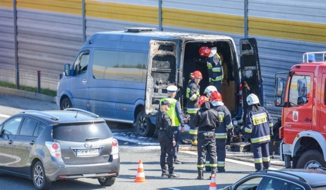 Na autostradzie A1 spłonął samochód zespołu BOKKA, który jechał na koncert w Gdańsku