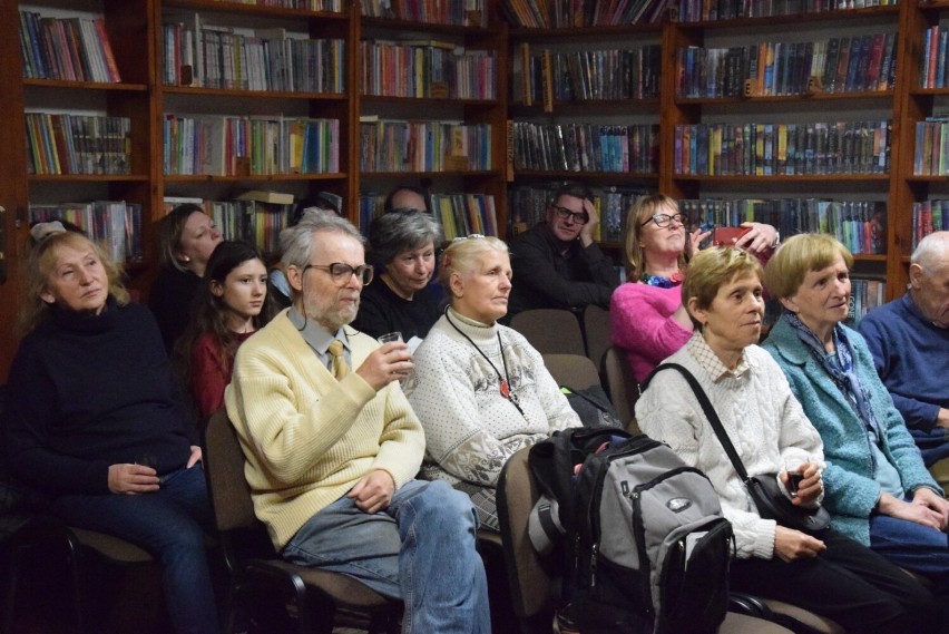 Książka powstała z fascynacji Ogrodem Oliwskim i techniką...