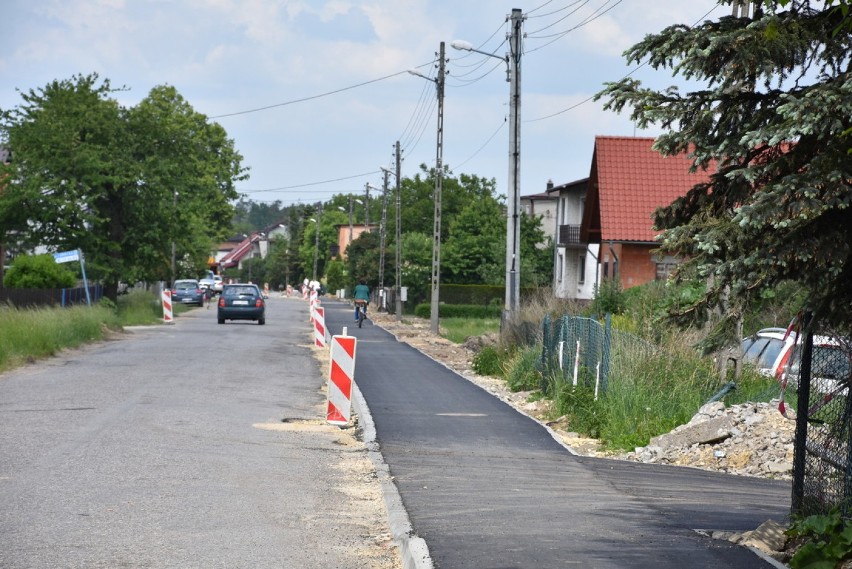 Kochanowice budują węzeł przesiadkowy i drogi rowerowe. Roboty postępują wyjątkowo szybko [ZDJĘCIA]