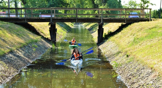 Remont drewnianego mostu w Kościanie na drodze do Łazienek