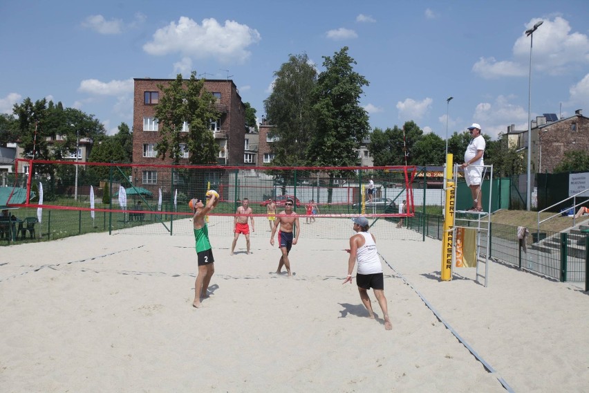 Siatkówka plażowa w Sosnowcu: na stadionie MOS rozegrano mistrzostwa miasta [ZDJĘCIA]