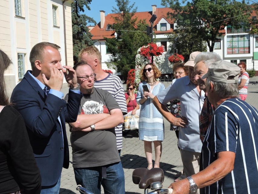 Podlaska reprezentacja Partii Razem i jej lider Adrian...