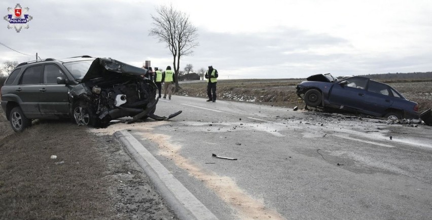 Tragiczny wypadek w powiecie kraśnickim. Jedna osoba nie żyje, a druga jest ranna