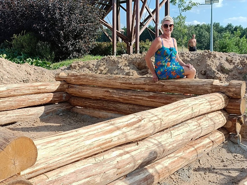  To będzie kolejna atrakcja turystyczna. Rozpoczęła się budowa chaty słowiańskiej w Horodysku nad zalewem Maczuły. Zobacz zdjęcia