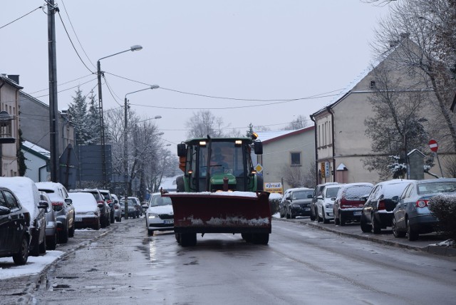 Sieradz białym puchem spowity. Zima na całego, jest biało, pięknie