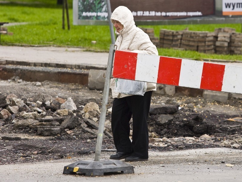 Wałbrzych: Trwa remont na ul. Broniewskiego