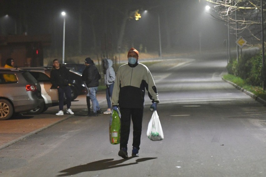 Przez 24 godziny przebiegli 327 kilometrów. Ponad 60 osób biegało po Zielonym Lesie i zbierało karmę dla bezdomnych zwierząt