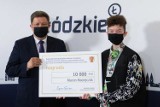 Marszałek województwa łódzkiego nagrodził triumfatora The Voice Kids - ZDJĘCIA