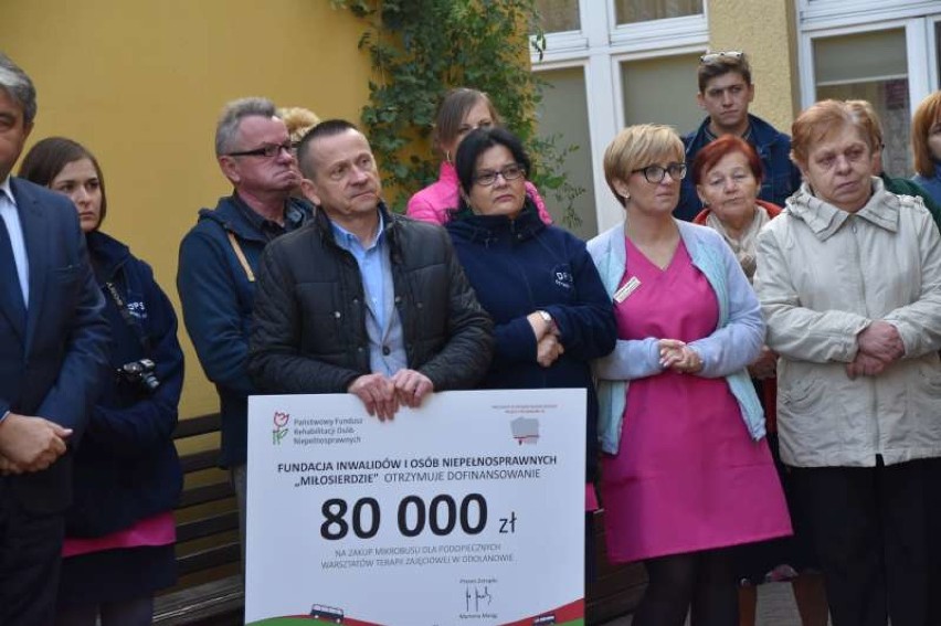 Dostali 320 tys. złotych na minibusy dla Domów Pomocy Społecznej
