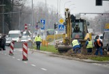 Ul. Branickiego. Będzie wielka rozbudowa. Ścieżka rowerowa, pętla autobusowa, parking (zdjęcia)