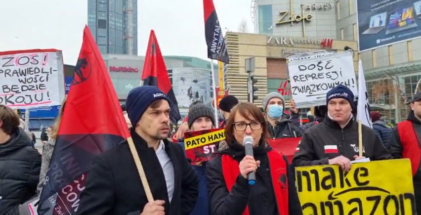 "PATOhandel STOP". Rolnicy i związkowcy protestują w centrum...