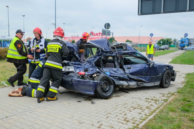 Zmiażdżone BMW