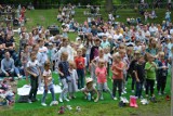 W parku miejskim w Skierniewicach, w niedzielę, odbył się pierwszy spektakl teatralny dla dzieci